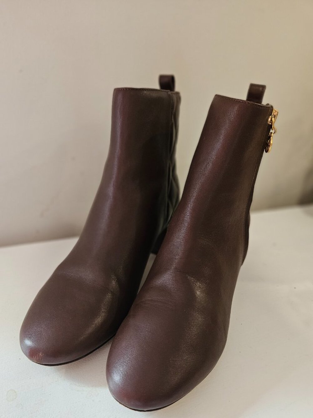 TORY BURCH MINI BENTON QUILTED BROWN LEATHER ANKLE BOOTS - Picture 6 of 8